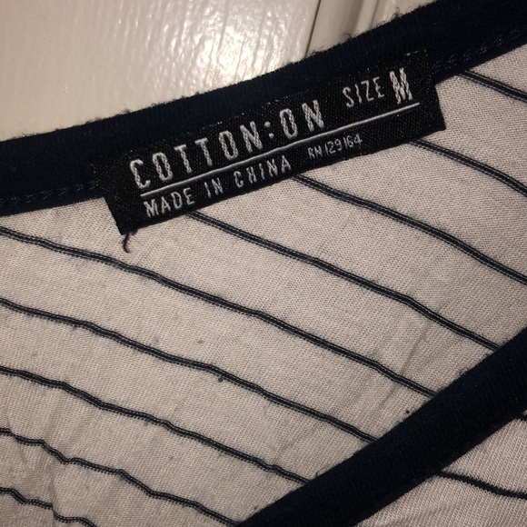 COTTON ON Soft crew neck t shirt w back cut-out - Picture 3 of 3